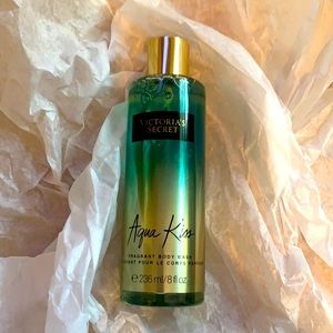 Victoria’s Secret Aqua Kiss Fragrant Body Wash